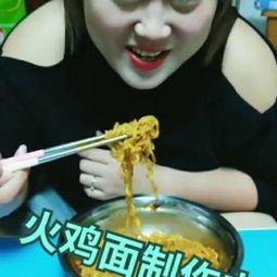 双人挑战吃瓜视频,甜蜜互动，瓜果飘香