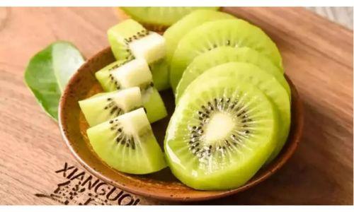 云朵酒店睡觉吃瓜,悠闲梦境中的瓜果时光