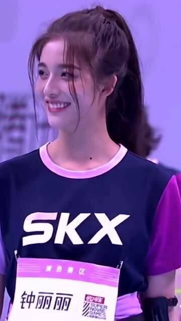 新疆女孩内地吃瓜,跨越地域的美食之旅