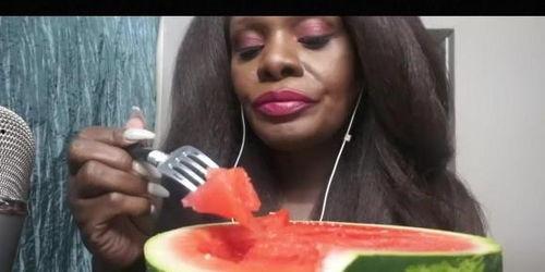 黑人朋友吃瓜,揭秘美食背后的文化魅力