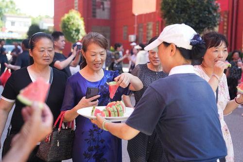 职中吃瓜,揭秘校园吃瓜背后的故事