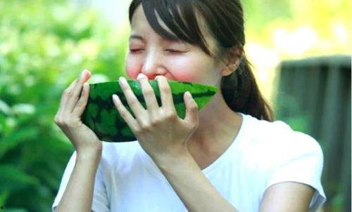 吃瓜禁忌女孩,女孩如何避免成为“瓜田李下”的受害者