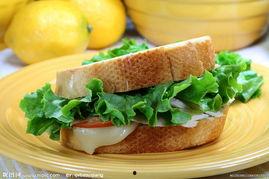 胖妹吃瓜卡食物,解锁夏日美味新体验